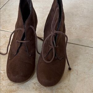 White Mountain Chocolate Lace Up Boots